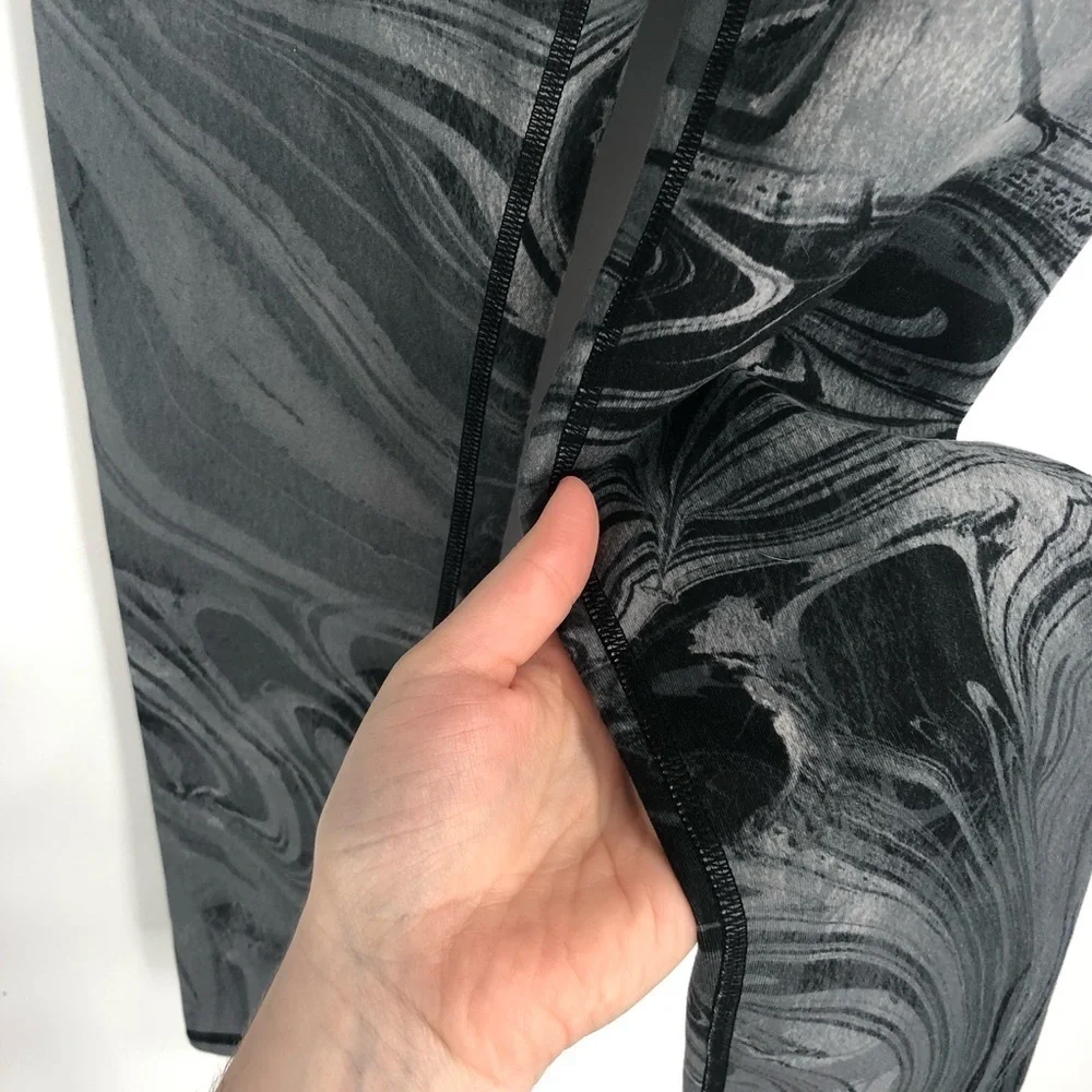 ALO YOGA Airbrush Legging Black Marble Grey Swirl Print XS Athletic Pant Women